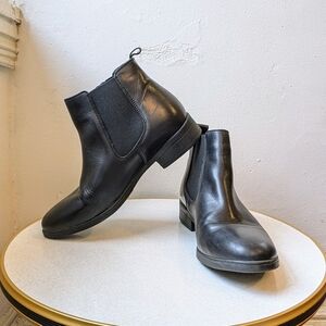 Classic Black Leather Chelsea Boots